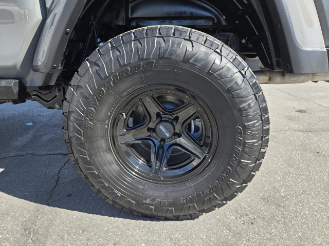Used 2022 Jeep Gladiator Overland 4x4  in ,  38