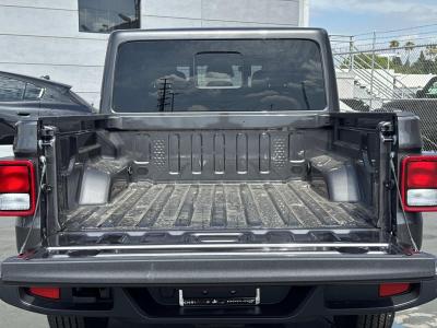 New 2026 Jeep Gladiator Sport S 4x4  in ,  28