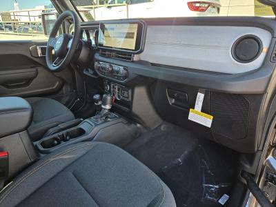 New 2026 Jeep Gladiator Sport S 4x4  in ,  31