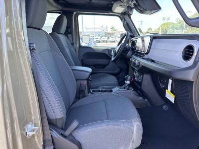 New 2026 Jeep Gladiator Sport S 4x4  in ,  31