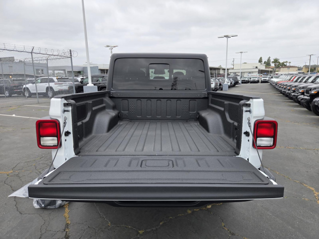 New 2026 Jeep Gladiator 85th Anniversary Edition 4x4  in ,  28