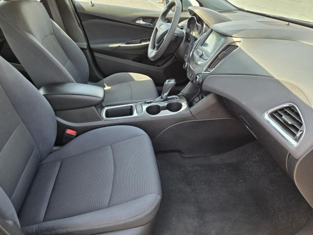 Used 2019 Chevrolet Cruze 4dr Sdn LT  in ,  31