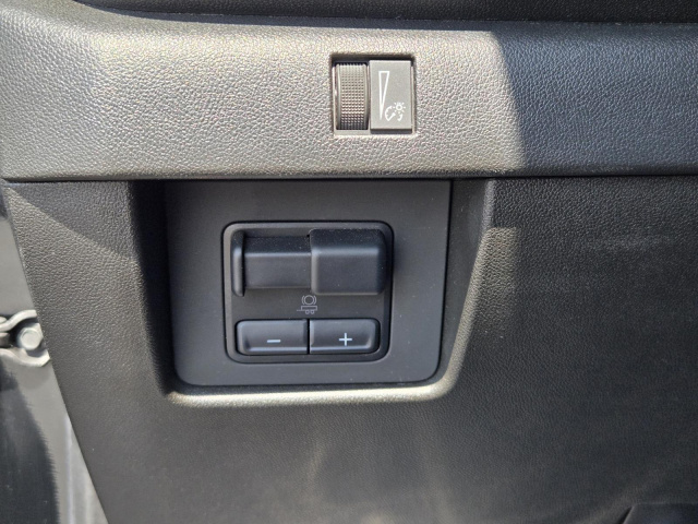Used 2023 Chevrolet Colorado 4WD Crew Cab Trail Boss  in ,  18