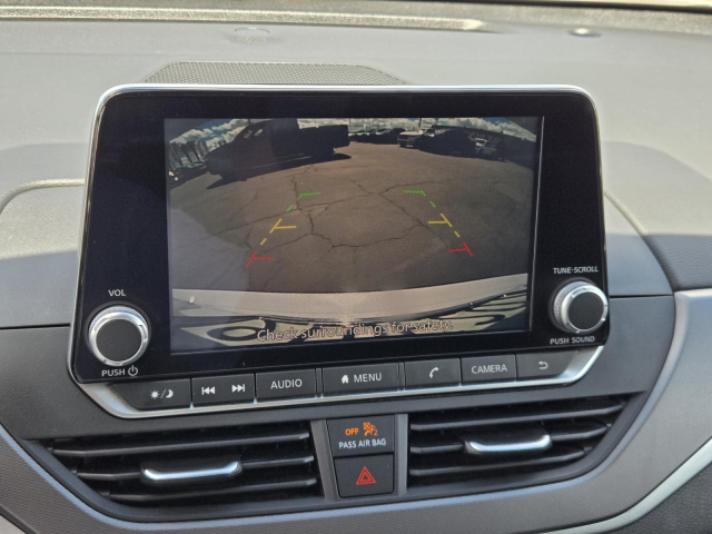 Used 2025 Nissan Altima SR FWD  in ,  8