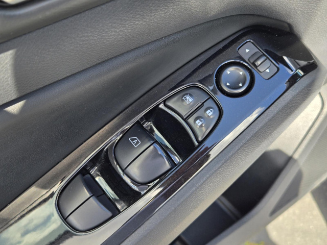 Used 2025 Nissan Altima SR FWD  in ,  21