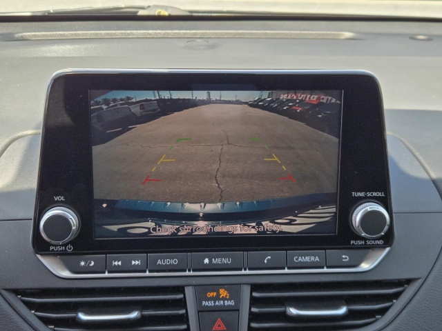 Used 2022 Nissan Altima 2.5 SV Sedan  in ,  8