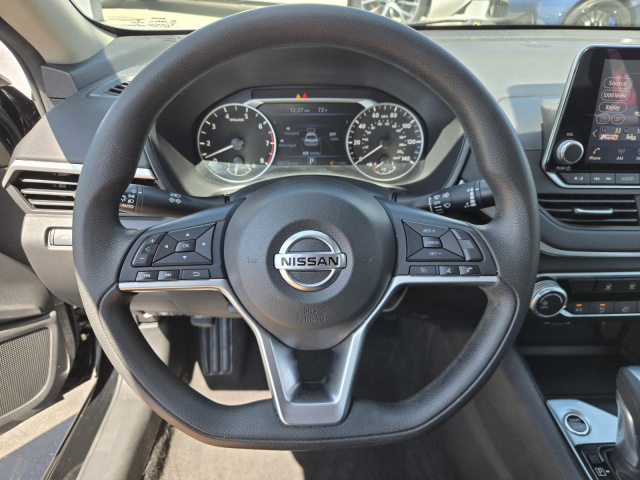 Used 2022 Nissan Altima 2.5 SV Sedan  in ,  16