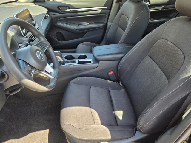 Used 2022 Nissan Altima 2.5 SV Sedan  in ,  22