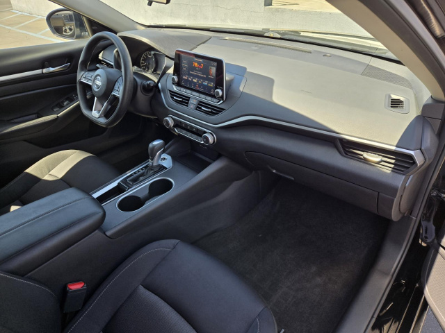 Used 2022 Nissan Altima 2.5 SV Sedan  in ,  31