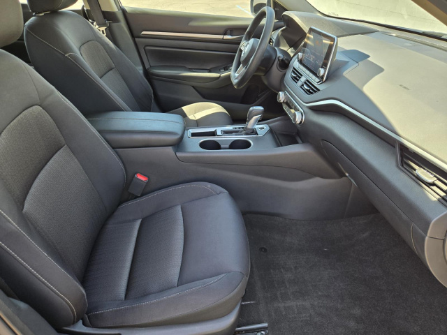Used 2022 Nissan Altima 2.5 SV Sedan  in ,  32