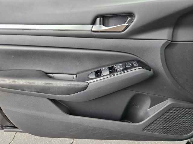 Used 2023 Nissan Altima 2.5 SV Sedan  in ,  20