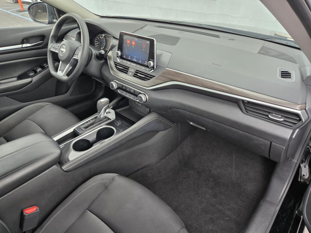 Used 2023 Nissan Altima 2.5 SV Sedan  in ,  31