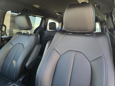New 2026 Chrysler Pacifica Select FWD  in ,  24