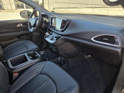 New 2026 Chrysler Pacifica Select FWD  in ,  30