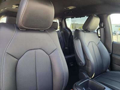New 2026 Chrysler Pacifica Select FWD  in ,  31