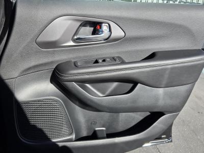 New 2026 Chrysler Pacifica Select FWD  in ,  33