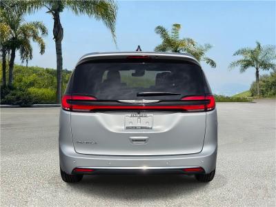New 2026 Chrysler Pacifica Select FWD  in ,  4