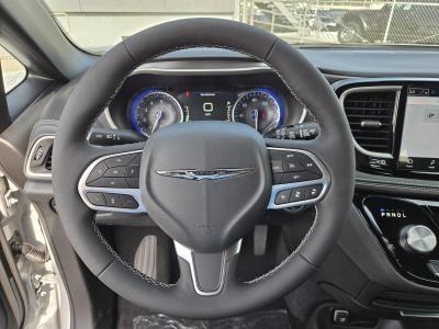 New 2026 Chrysler Pacifica Select FWD  in ,  17