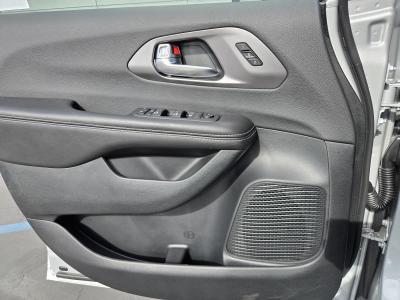 New 2026 Chrysler Pacifica Select FWD  in ,  21