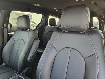 New 2026 Chrysler Pacifica Select FWD  in ,  24