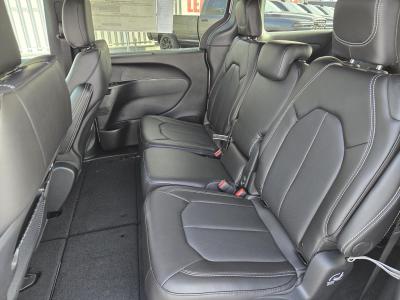 New 2026 Chrysler Pacifica Select FWD  in ,  26
