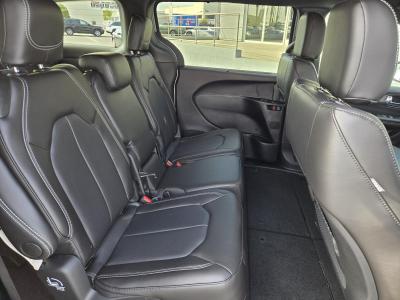 New 2026 Chrysler Pacifica Select FWD  in ,  29