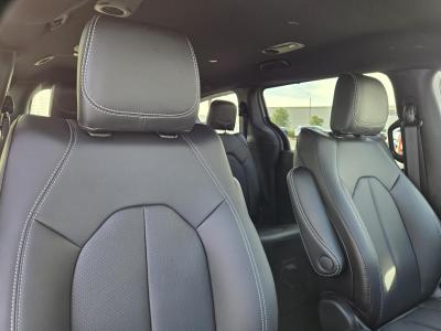 New 2026 Chrysler Pacifica Select FWD  in ,  31