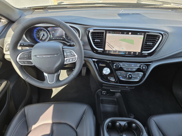 New 2027 Chrysler Pacifica Select AWD  in ,  5