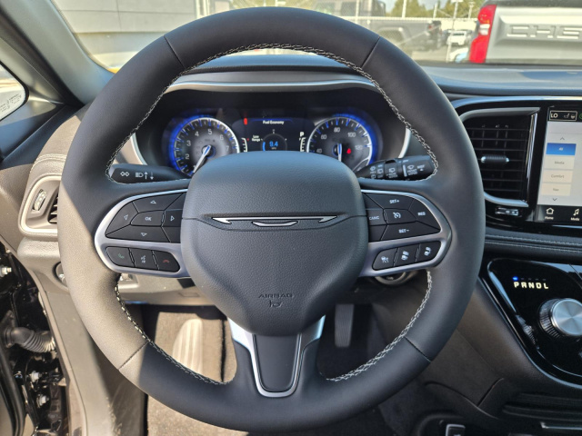 New 2027 Chrysler Pacifica Select AWD  in ,  18