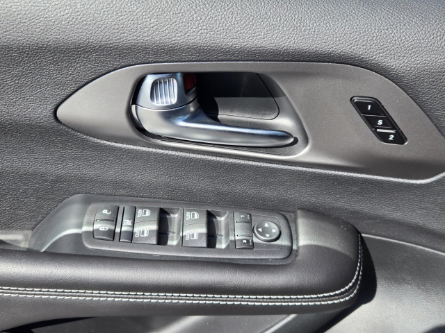 New 2027 Chrysler Pacifica Select AWD  in ,  23