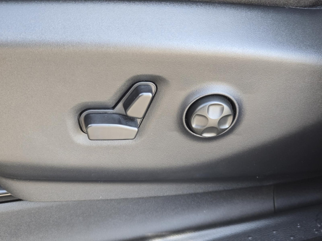 New 2027 Chrysler Pacifica Select AWD  in ,  26
