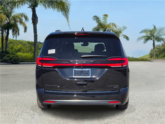 New 2027 Chrysler Pacifica Limited AWD  in ,  4