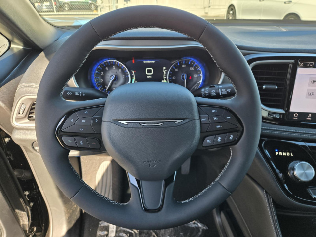 New 2027 Chrysler Pacifica Limited AWD  in ,  17