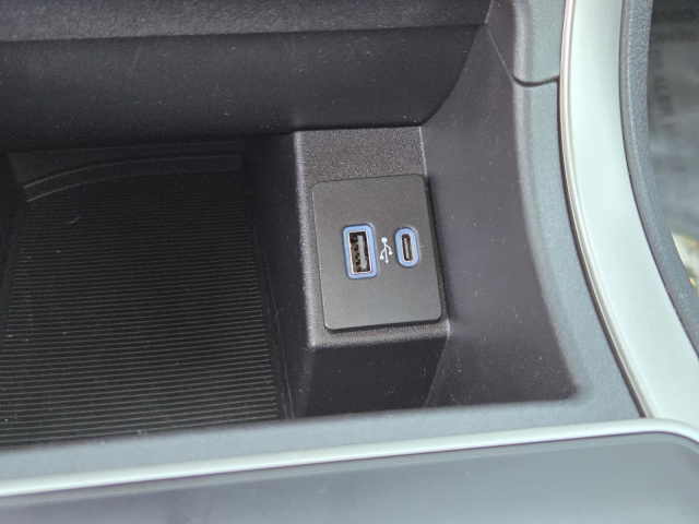 Used 2023 Ford Edge SE AWD  in ,  12