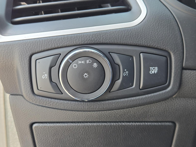 Used 2023 Ford Edge SE AWD  in ,  18