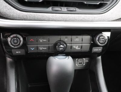 Used 2025 Jeep Compass Latitude 4x4  in ,  8