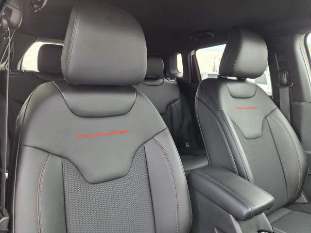 New 2026 Jeep Compass Trailhawk 4x4  in ,  32