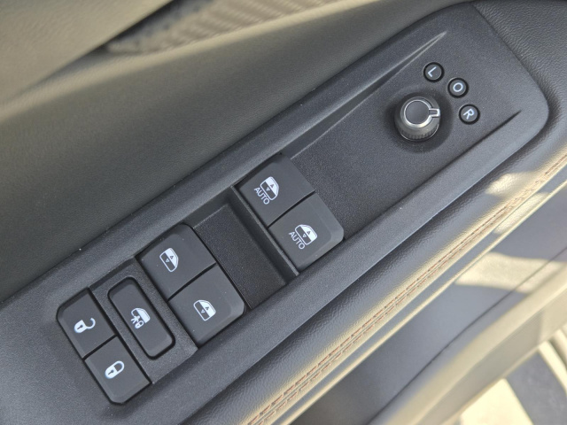 New 2026 Jeep Cherokee Limited 4x4  in ,  17