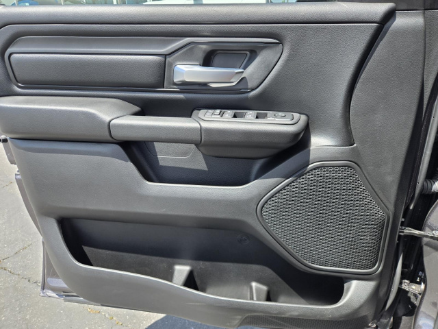 New 2026 Ram 1500 Express 4x4 Crew Cab 5'7 Box  in ,  18