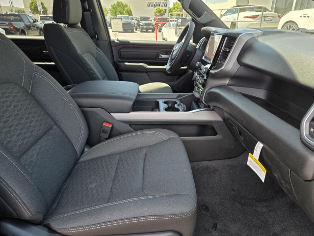 New 2026 Ram 1500 Express 4x4 Crew Cab 5'7 Box  in ,  28