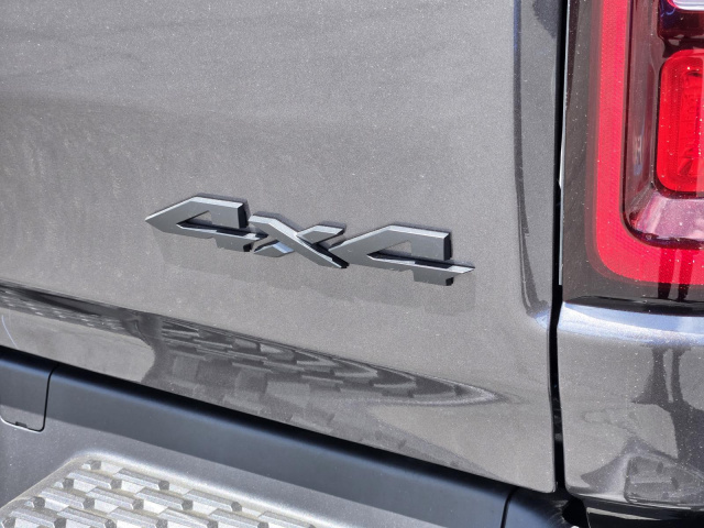New 2026 Ram 1500 Express 4x4 Crew Cab 5'7 Box  in ,  31