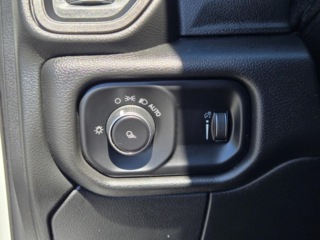 Used 2022 Ram 2500 Tradesman 4x2 Crew Cab 8' Box  in ,  19