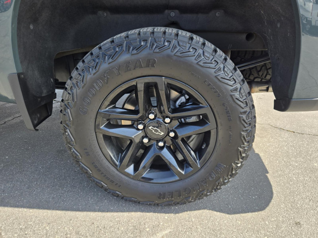 Used 2025 Chevrolet Silverado 1500 4WD Crew Cab 147 Custom Trail Boss  in ,  32
