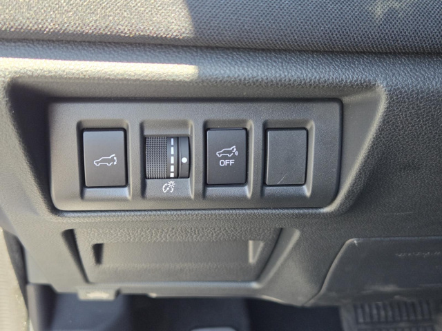 Used 2025 Subaru Outback Premium AWD  in ,  18