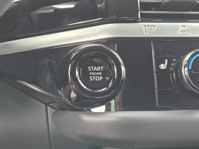 Used 2026 Nissan Pathfinder SV 2WD  in ,  9
