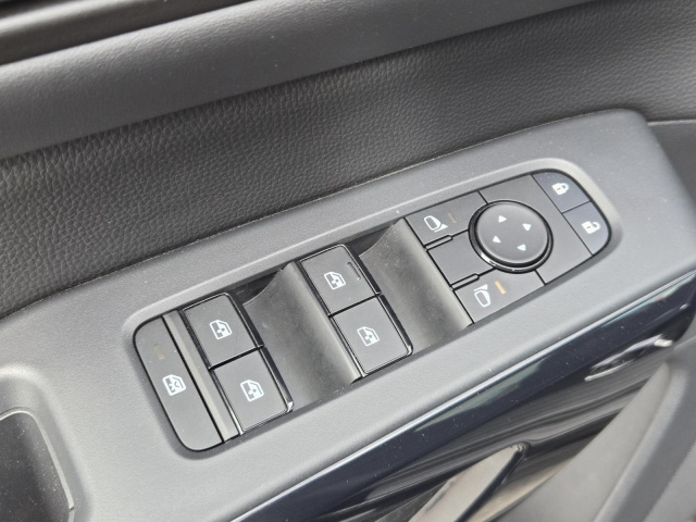Used 2026 Nissan Pathfinder SV 2WD  in ,  19