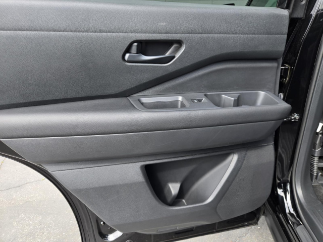Used 2026 Nissan Pathfinder SV 2WD  in ,  23