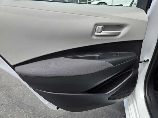 Used 2025 Toyota Corolla LE CVT (Natl)  in ,  21