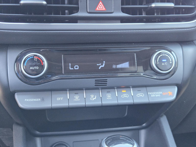 Used 2022 Hyundai Kona Limited DCT FWD  in ,  10