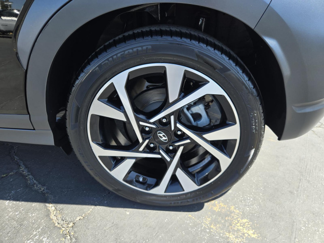 Used 2022 Hyundai Kona Limited DCT FWD  in ,  33